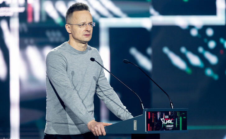 Szijjártó Péter szerint óriási botrány, hogy lehallgatják a külügyminiszter telefonbeszélgetéseit