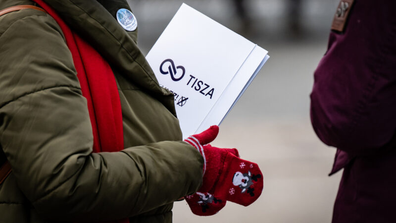 Hivatali visszaéléssel gyanúsítanak egy rendőrt, aki részt vett a Tisza informatikusai elleni nyomozásban