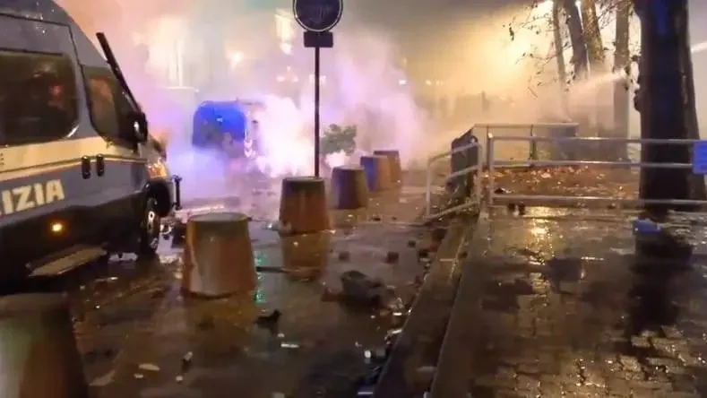 Rendkívüli hatósági készültség lépett életbe Rómában az antifák tüntetése miatt