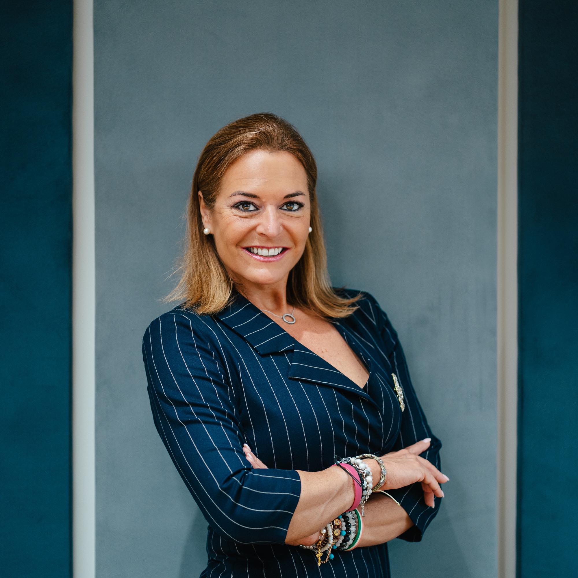 Rálőttek Vitályos Eszter aktivistájára Szentendrén