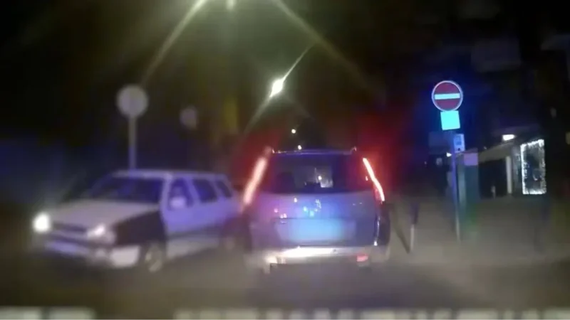 Autós üldözés közben helyet cseréltek a lopott járműben, pedig egyiküknek sem volt jogosítványa