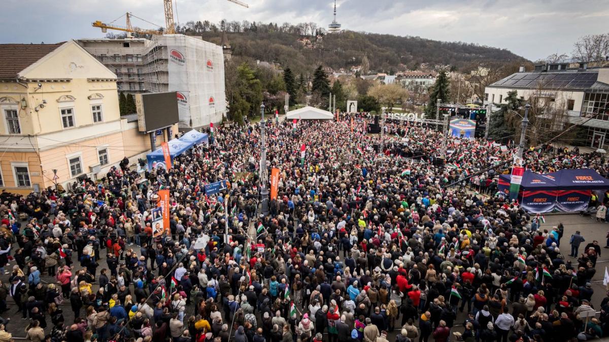 Tiszás tüntetők zavarták meg Orbán Viktor miskolci országjárását (Fotók+videók)