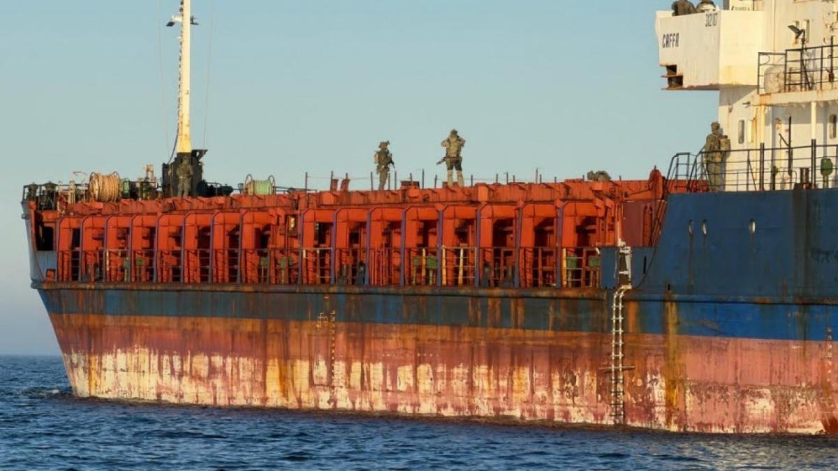 Svédország elfogott egy teherhajót, amely szerintük az orosz árnyékflottához tartozik