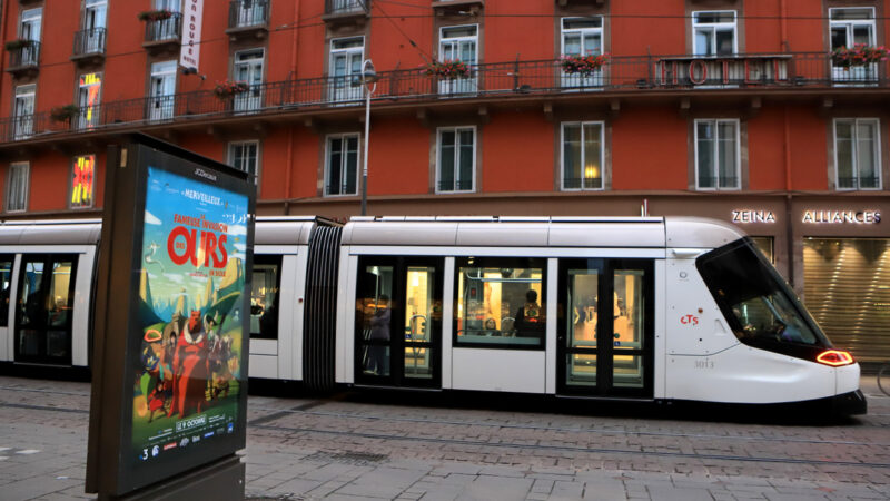 Egy strasbourgi nő egy villamoshoz ment feleségül