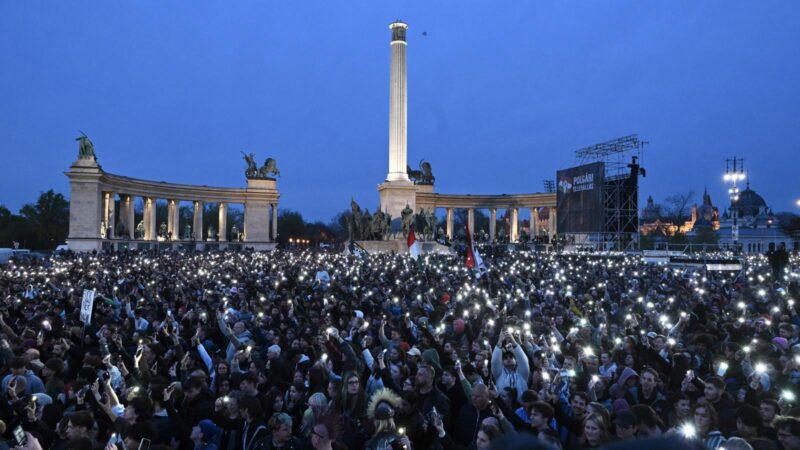 Patkánylázadás a Hősök terén – amikor a forradalom hamis hangon szól