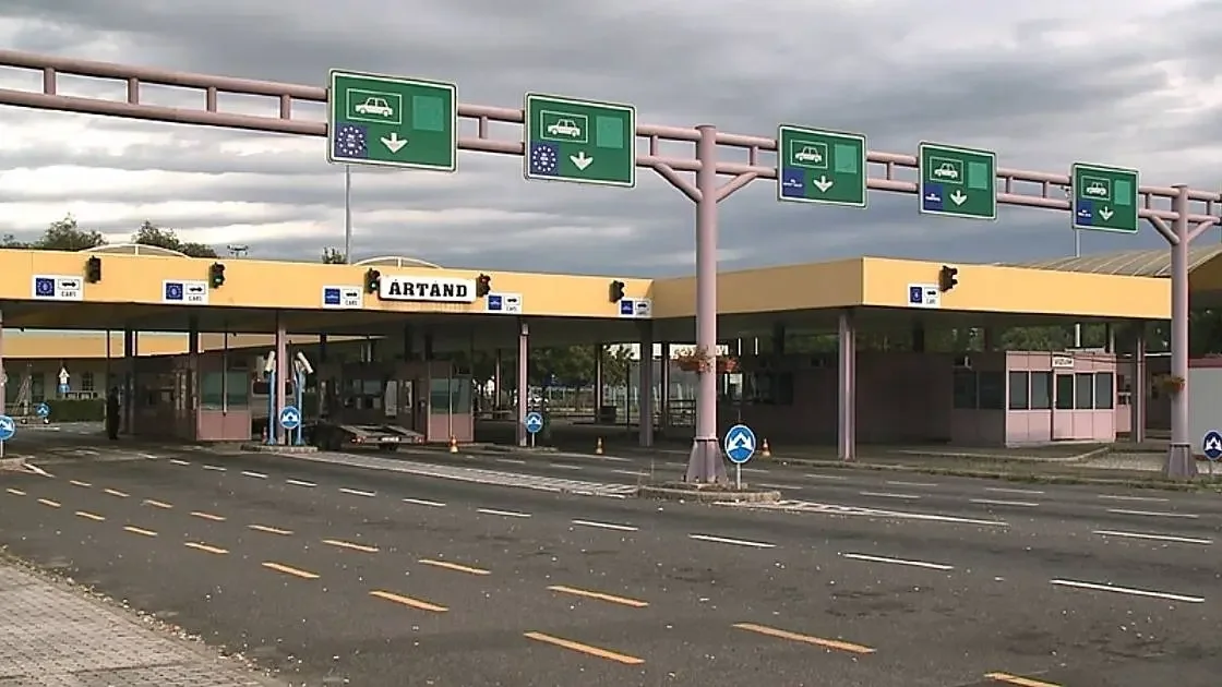 Vádat emeltek ötven ártándi határrendész és három civil ellen vesztegetés gyanújával