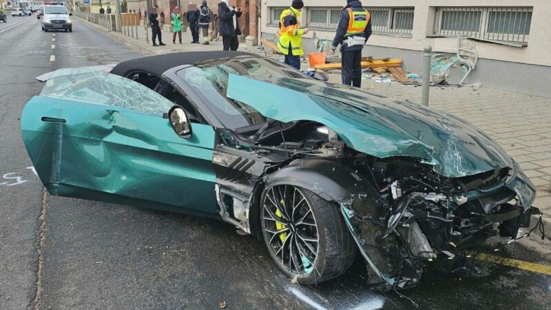 Letöltendőt kér az ügyészség az Aston Martin-os győri gázolóra