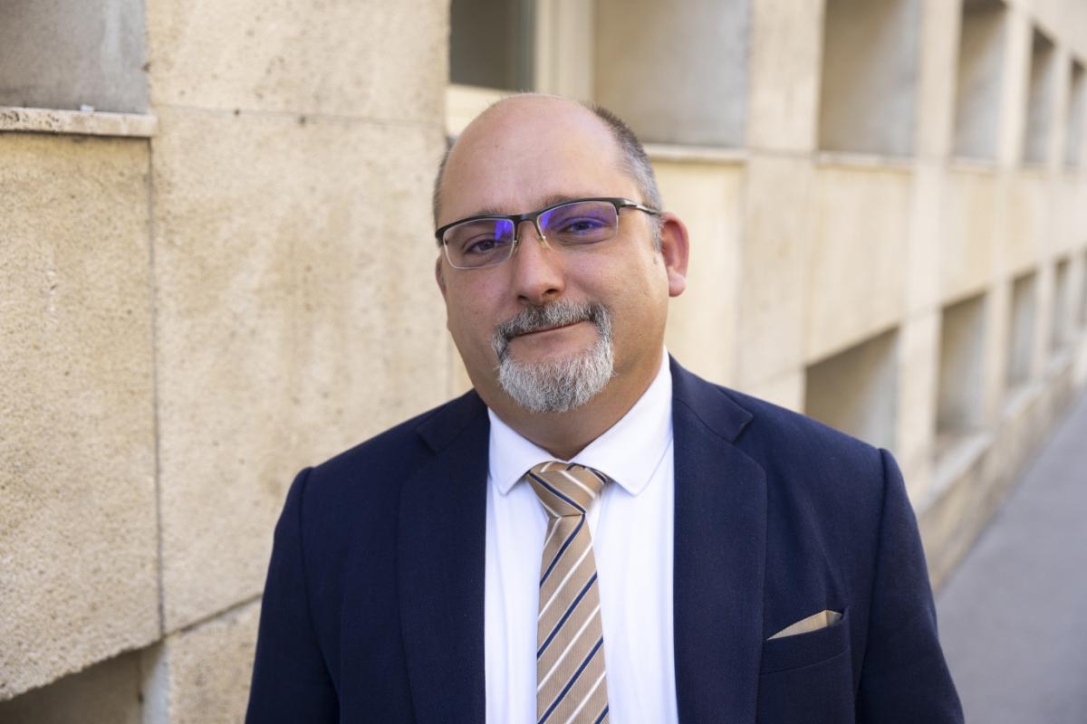 Csárdi Antal vitára hívta Bódis Krisztinát, és visszalépését ígéri, ha meggyőzi őt a Tisza Párt politikusa