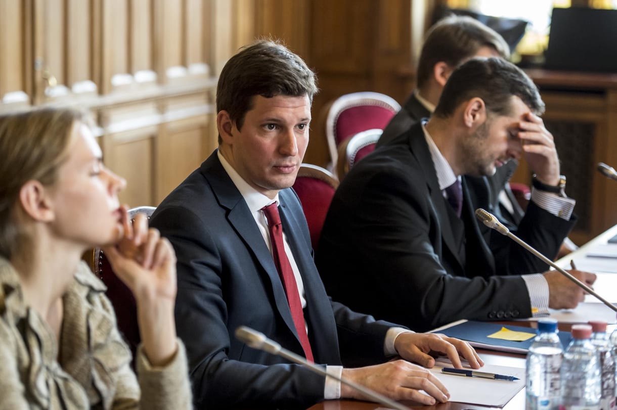 Sajtóhír: döntött Magyar Péter, egykori fideszes államtitkár vezetheti a vagyonvisszaszerzési hivatalt