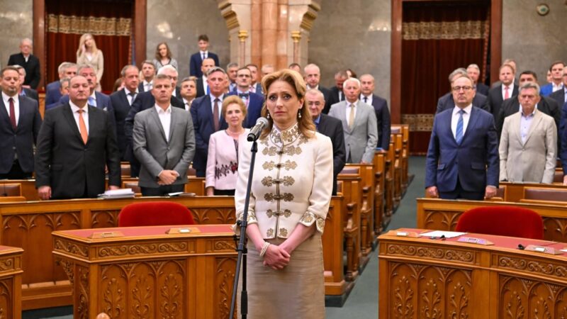 A leköszönő fideszes űrbiztos sejtelmesen üzent: Méltányosságból nem sorolunk még neveket, de kérjük, távozzanak önként a közösségünkből