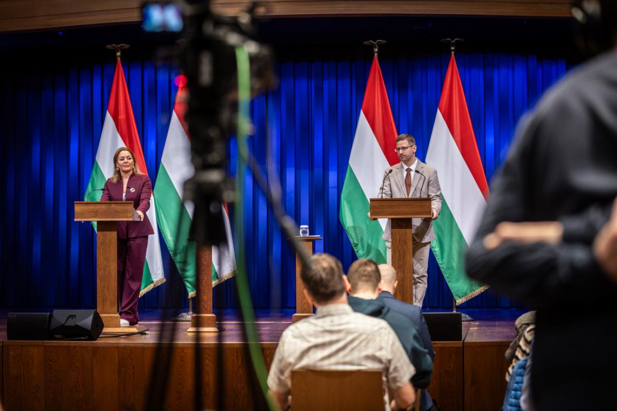 Újabb titkosított dokumentum feloldását ígérte Gulyás Gergely, mely bizonyítja Ukrajna és a Tisza Párt kapcsolatát