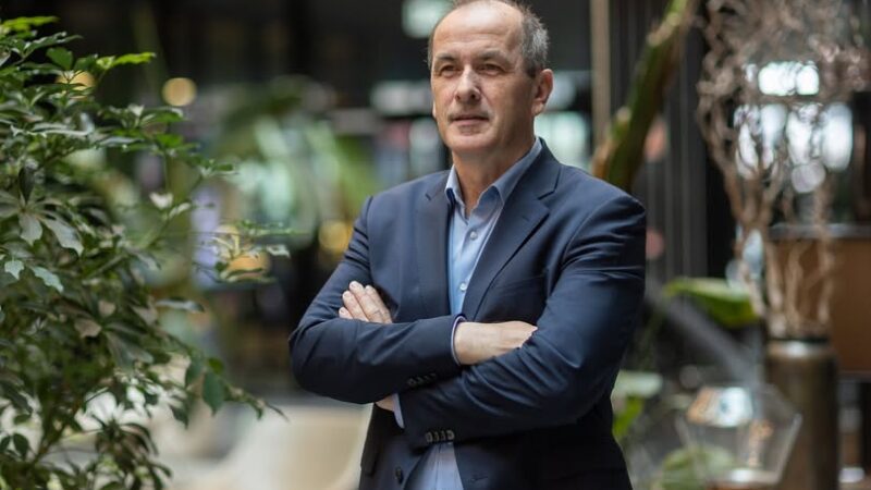 A szikétől a minisztériumig: Dr. Hegedűs Zsolt és a magyar egészségügy dilemmája