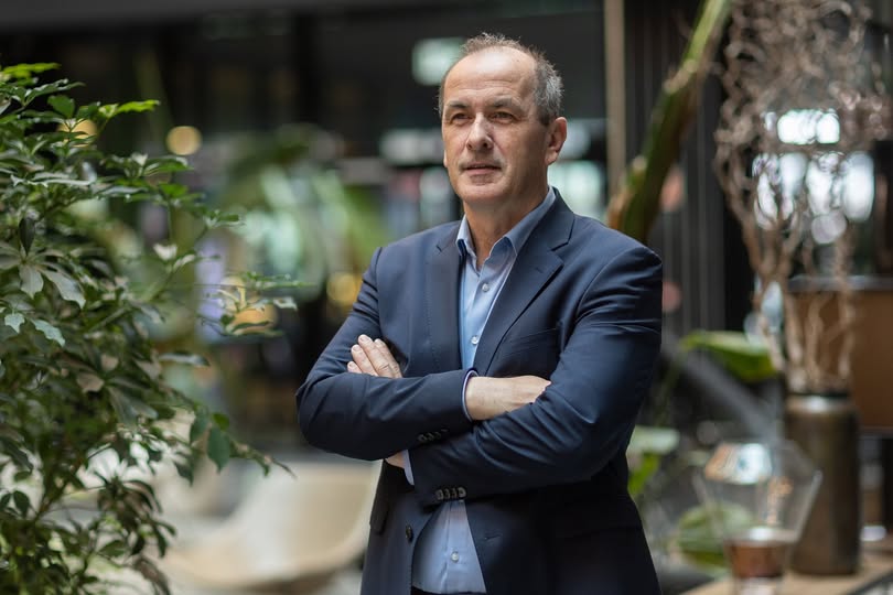 A szikétől a minisztériumig: Dr. Hegedűs Zsolt és a magyar egészségügy dilemmája