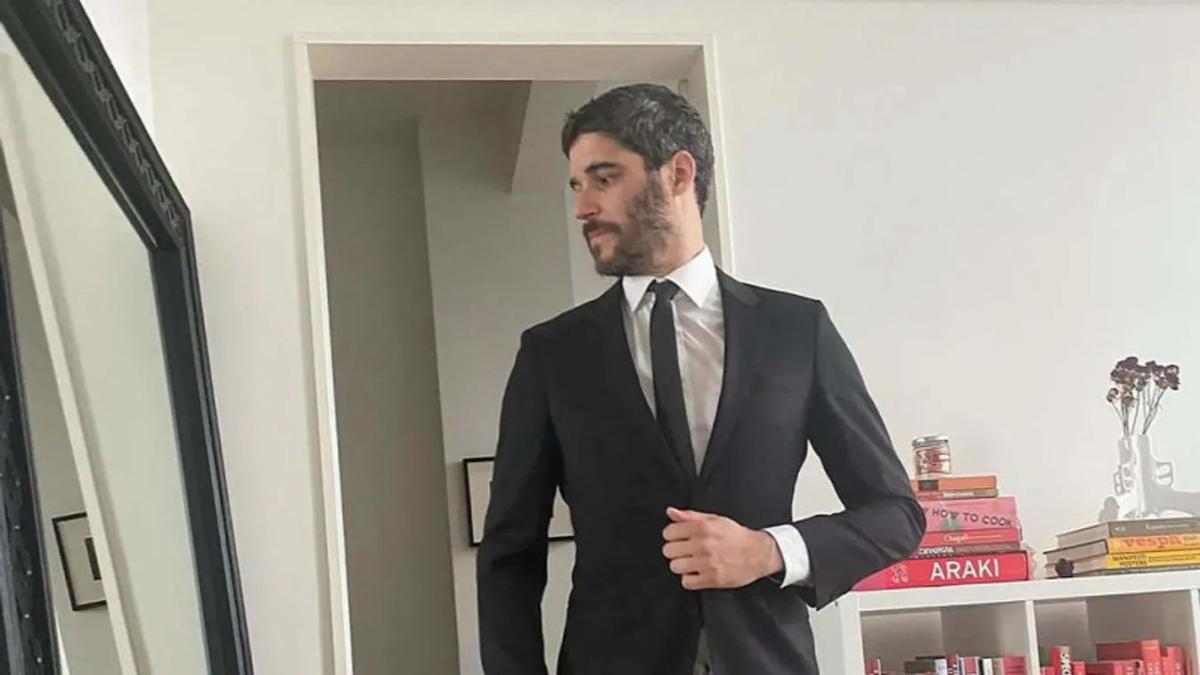 Korányi már meg is jelent Magyar Péter mögött és tanácsokat osztogat neki