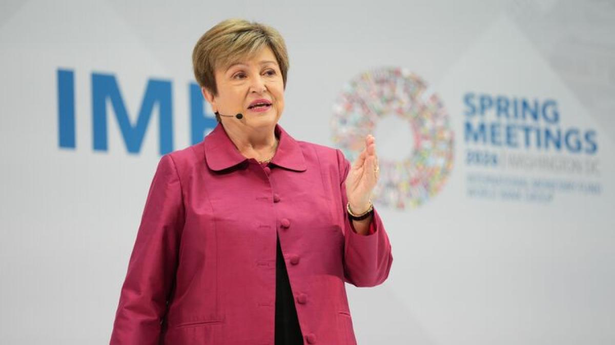 IMF vezető: A globális gazdaság recesszióba süllyedhet, ha az Iránnal folytatott háború nyáron is folytatódik