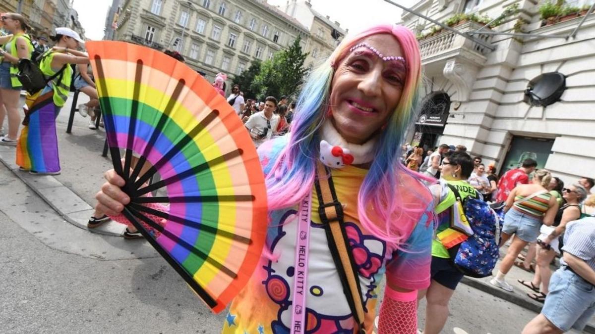 Németországban állami pénzből támogatott, „nem bináris” aktivisták mutogattak tartalmakat kiskorúaknak