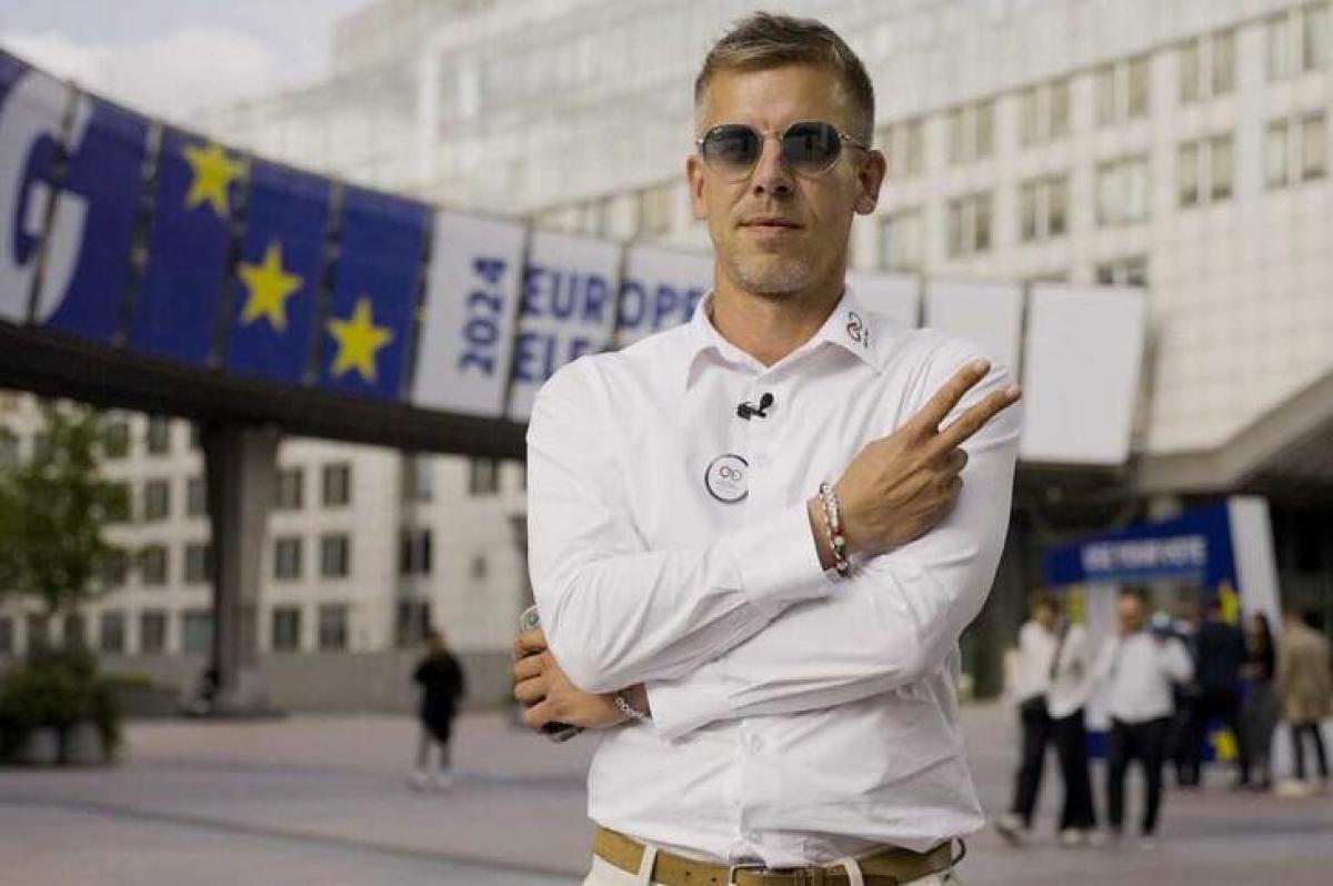 Magyar bejelentette: visszateszem az uniós zászlót a Parlament homlokzatára