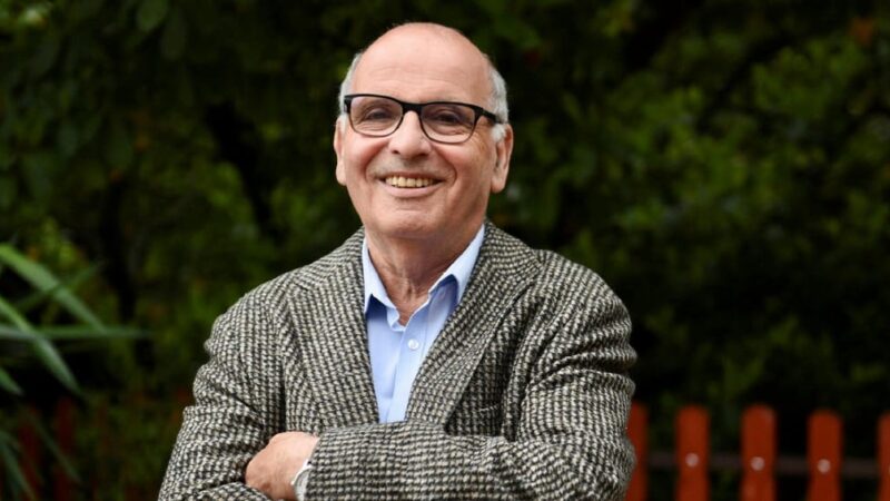 A 75 éves Majtényi László szerint az “idős emberek” a közjogi intézményekben csak a levegőt rontják