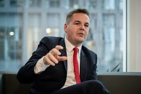 „K*rva anyád, Németh Balázs” – kiabálták oda az élőző újdonsült országgyűlési képviselőnek az utcán