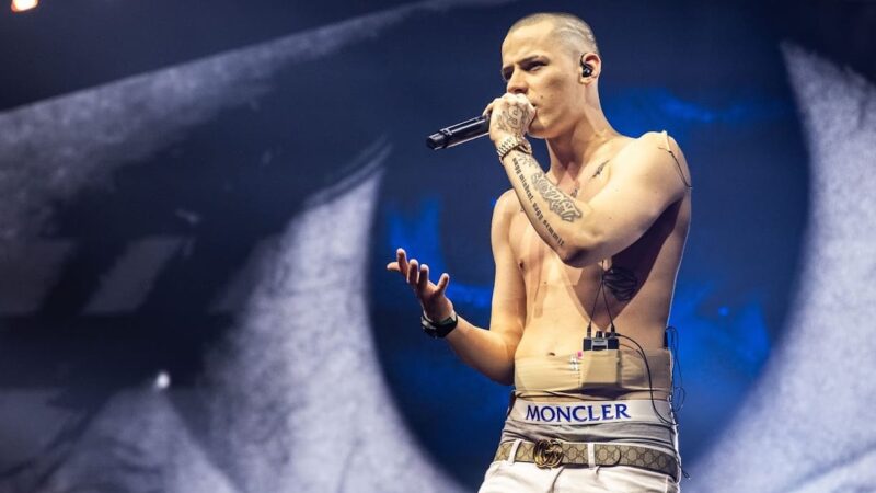 Így hergelt a kiugrott NNI-s nyomozó ünneplése előtt a rendőrség ellen a tiszás média