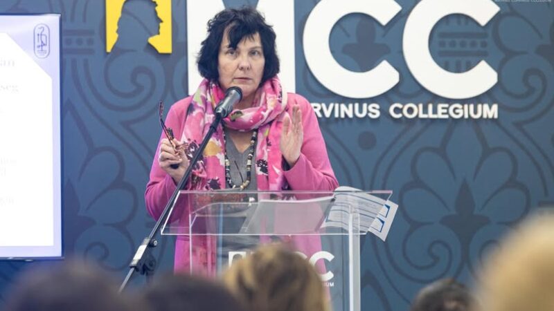 Iskolapadból a kormányülésre? – Viharos fogadtatás övezi az új oktatási miniszterjelöltet