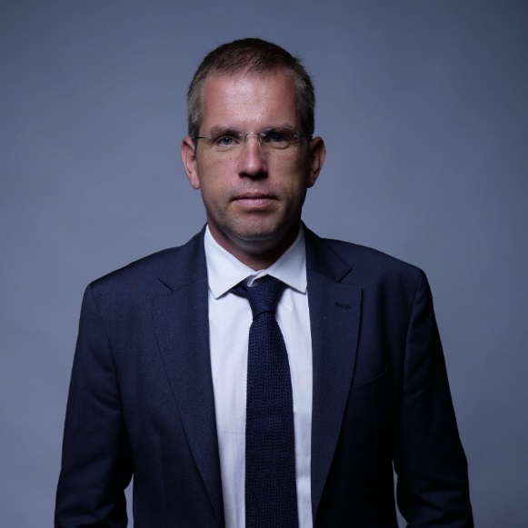 Gyurcsány és Bajnai embere volt, Márki-Zaynak kampányolt, most Tisza szigetes aktivista – bemutatjuk Magyar Péter propagandistáját, Ruff Bálintot