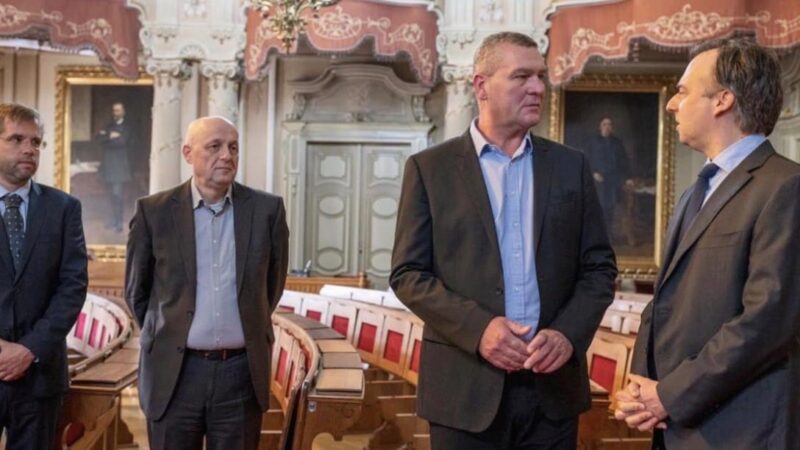 Kicsoda Ruff Bálint, aki Rákosi szlogennel kampányoltatta a főnökét?