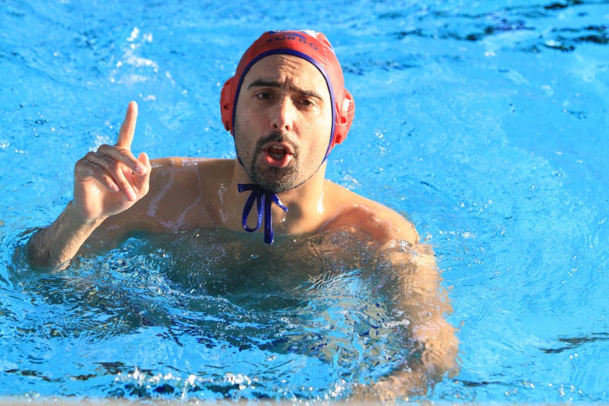 „Tiszás szeretetország” – Szécsi Zoltán beült a Fidesz-frakcióba, már neki is esett a szekta