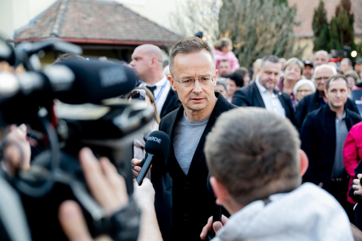 Szijjártó Péter szerint Brüsszel április 15-én előáll azzal a javaslattal, hogy kitiltsák az EU-ból az orosz olajat