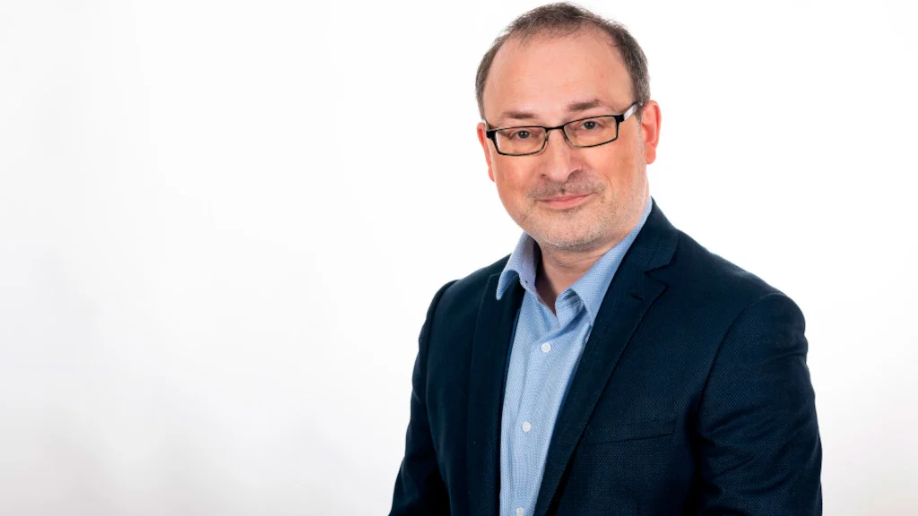 Itt a tiszás szeretetország: Tóta W. Ápád szerint ketté kell hugyozni a keresztény Magyarországot