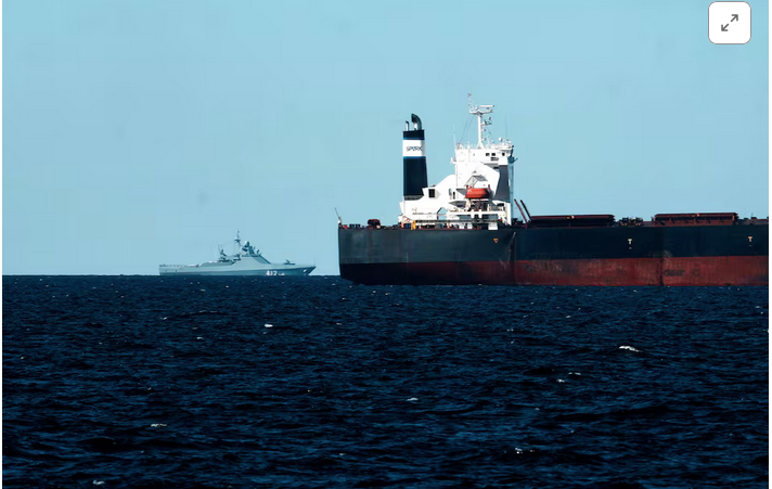 Észtország közölte, hogy nem merik feltartóztatni az orosz teherhajókat