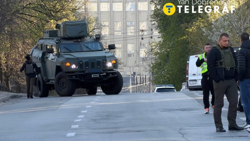 Brutális vérengzés egy kijevi bevásárlóközpontban – videókkal