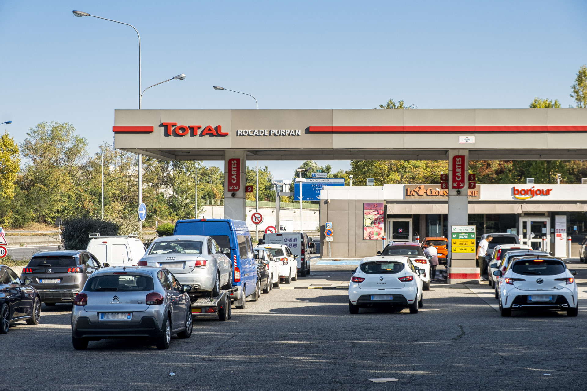 Elkezdődött: üzemanyaghiány van Franciaországban