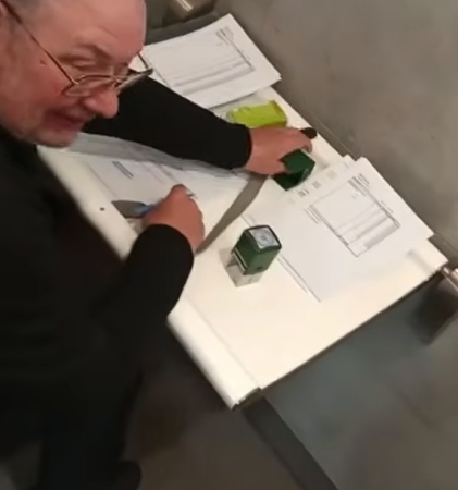 NAV: egy benzinkút WC-jében hamisított dokumentumokat az ukrán aranykonvoj egyik vezetője