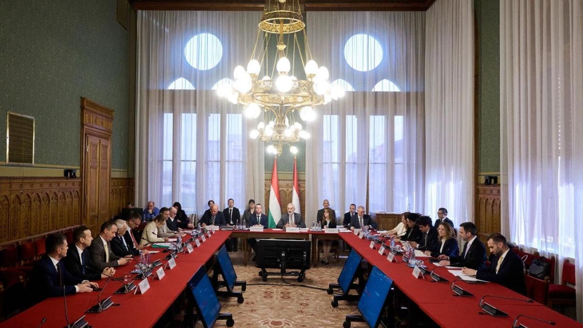 Döntöttek az országgyűlési bizottságok sorsáról