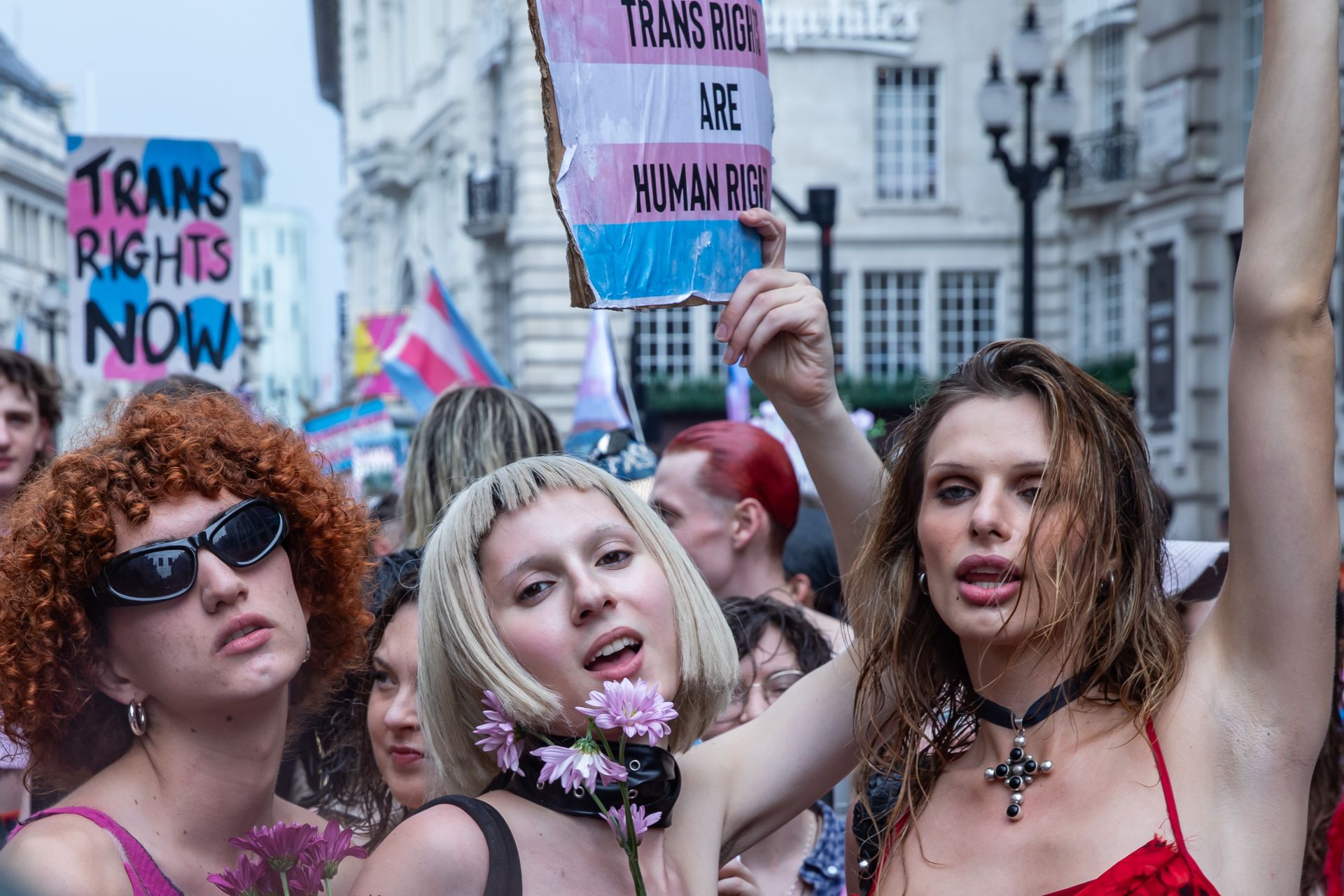 Az Európai Bizottság 900 000 eurós támogatást ítél oda egy transznemű ideológia előmozdítását célzó misszióra