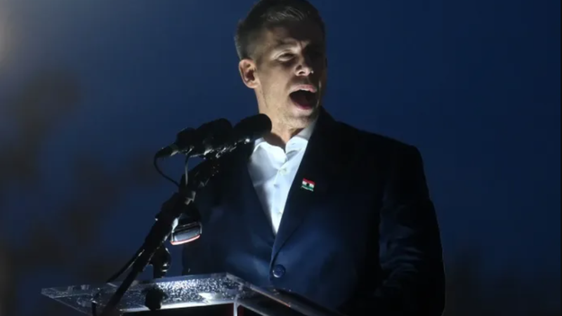 Párttal a néppel egy az utunk