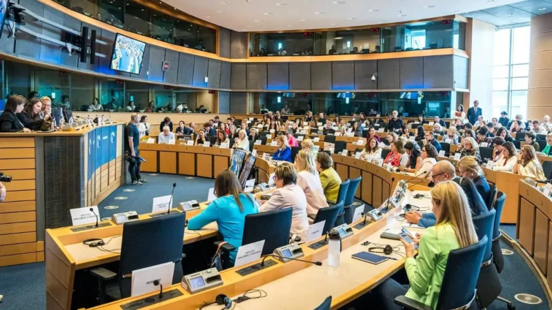 Az Európai Parlament szigorítaná az LMBTQ szájzártörvényeket – mi változhat?