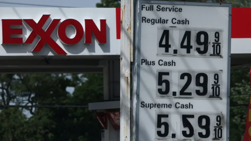 Exxon: Veszélyesen alacsony szintre eshetnek az olajkészletek heteken belül