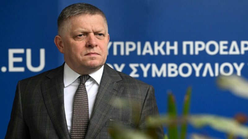 Fico Moszkvába utazik: A szlovák különút feszültséget szít az Európai Unióban