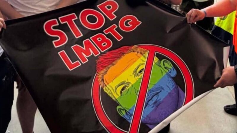 „STOP LMBTQ!” – Éles üzenetet küldtek a Fradi-szurkolók a Magyar-kormánynak