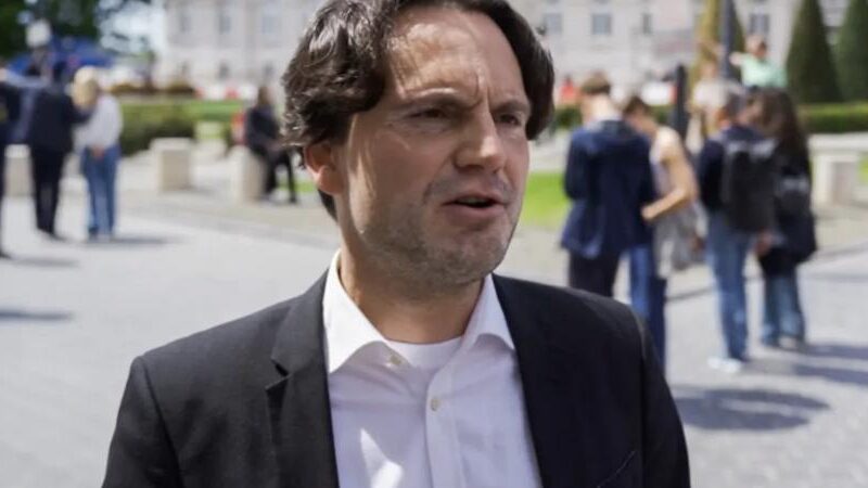 „Akkor találkozunk a bíróságon” – Havasi Bertalan kész perelni a búcsúpénzéért, és élesen bírálta Magyar Pétert