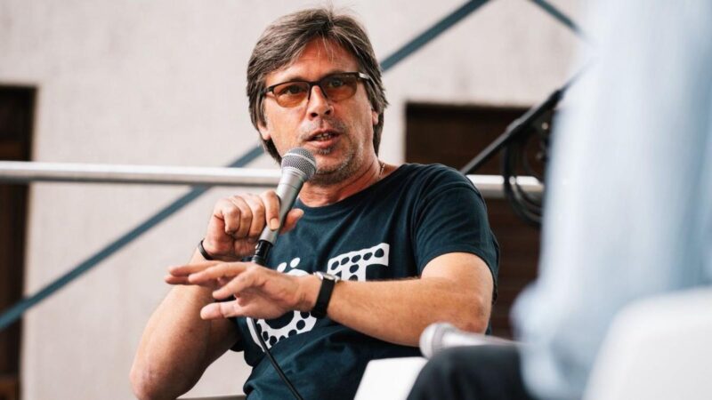Hont András kiosztotta Magyar Pétert: „Copy-paste kormányzás” zajlik a Facebookon