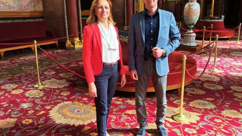Korábbi RTL-es riporter lett a Tisza Párt parlamenti frakciójának sajtófőnöke