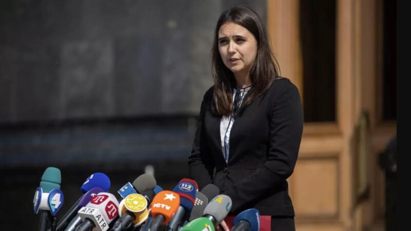Az ukrán elnök korábbi szóvivője szerint Zelenszkij egy teljes maffiastruktúrát épített ki Ukrajnában