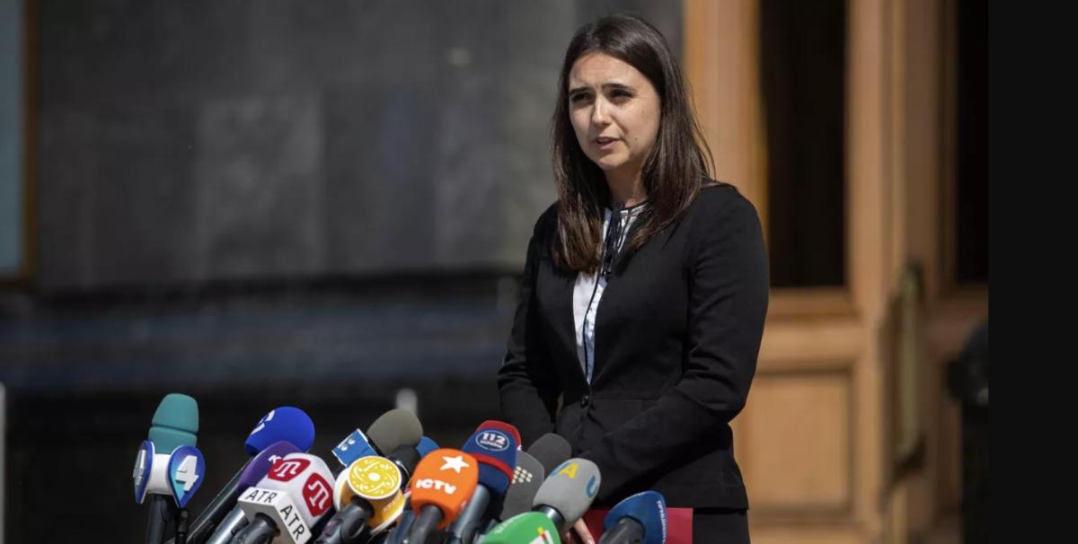 Az ukrán elnök korábbi szóvivője szerint Zelenszkij egy teljes maffiastruktúrát épített ki Ukrajnában