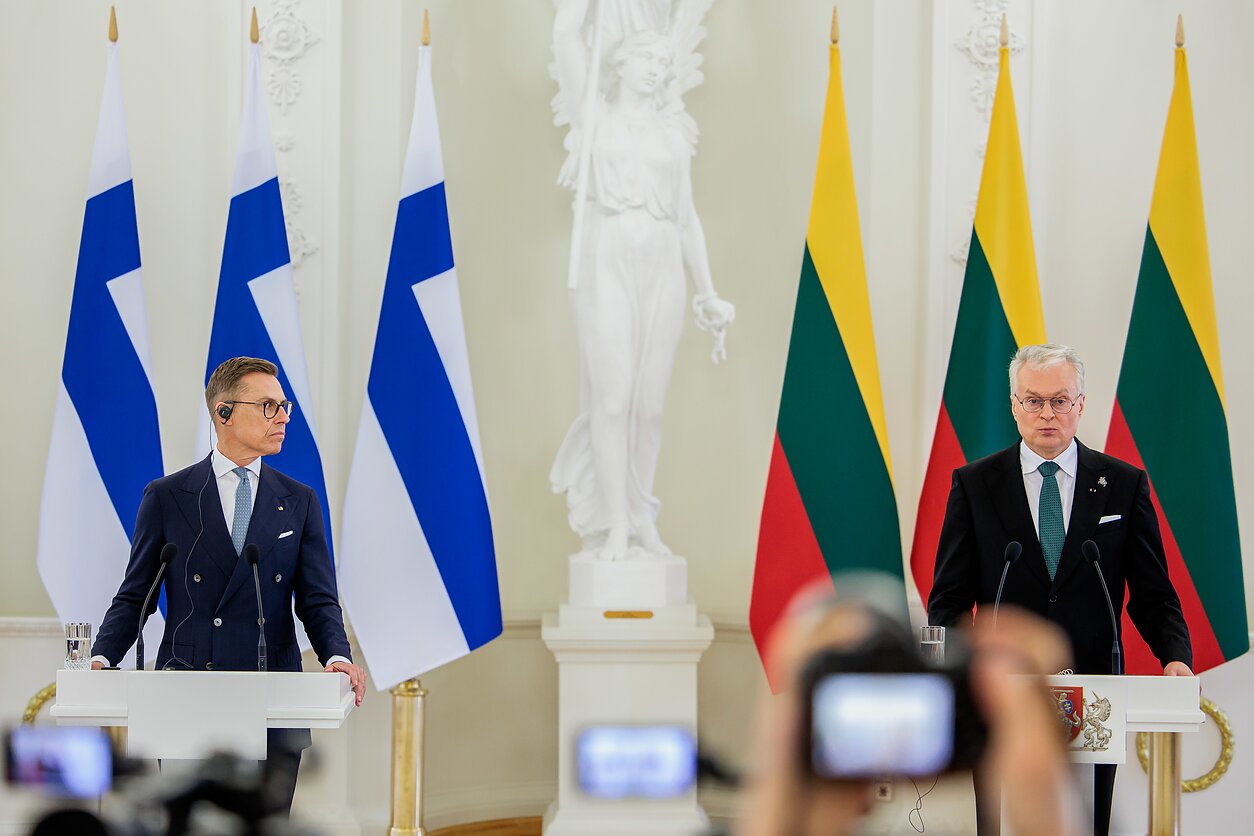 Litvánia is bekeményít: Nausėda parancsba adta az ukrán drónok lelövését