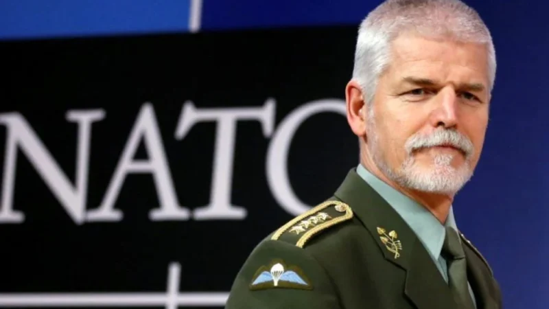 Cseh elnök: A NATO-nak határozott fellépéssel kell megmutatnia az erejét Oroszországnak