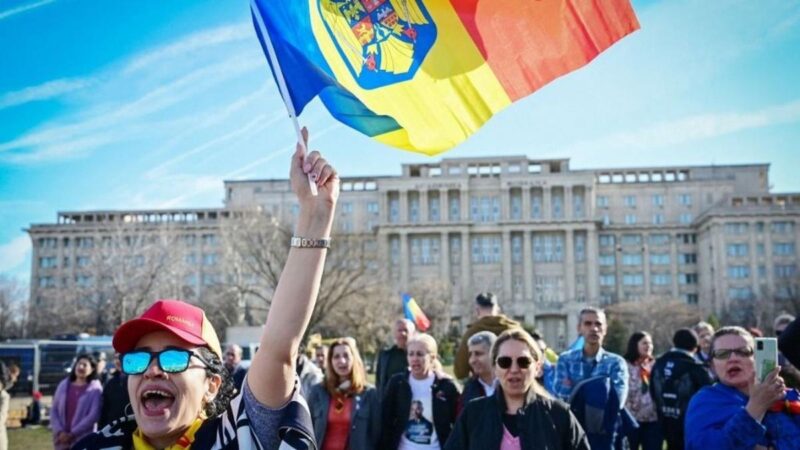 Bezzegrománia: Komoly bajban a gazdaság, ismét durván felpörgött az infláció