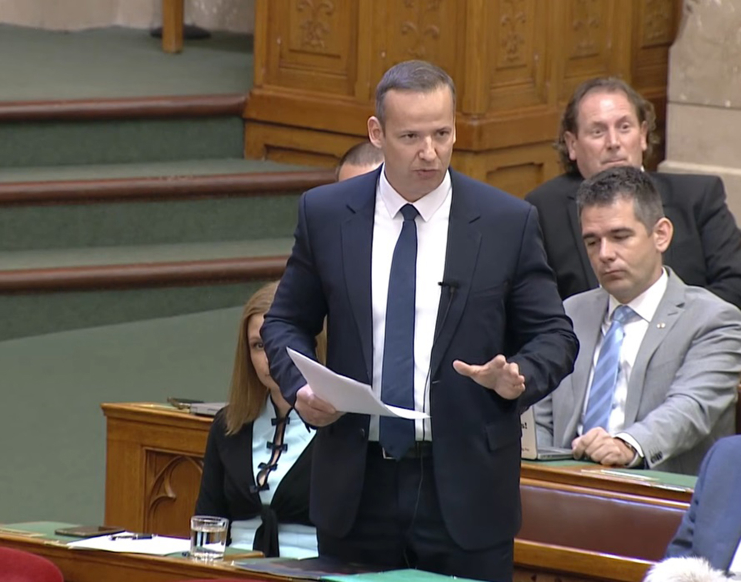 Toroczkai László vezetheti a végrehajtó maffia ügyeit vizsgáló parlamenti bizottságot